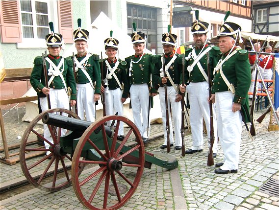 Bürgergarde Gengenbach - Der Schützenzug mit Kanone